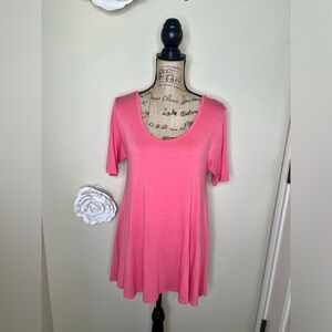 NTM: LuLaRoe Prefect Tee Discontinued Swing Top in Vibrant Coral Side Small